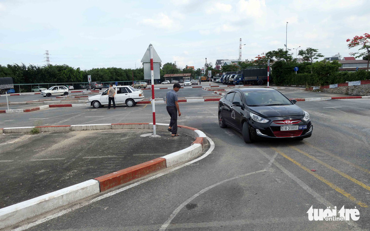 Chấn chỉnh nghiêm về đào tạo, cấp bằng lái xe - Ảnh 1.