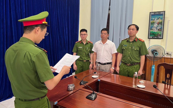 Kiểm điểm trách nhiệm nguyên Chủ tịch UBND huyện Kiên Lương cũ - Ảnh 2.