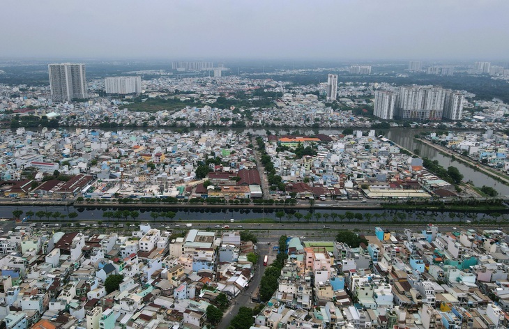 Khu vực đường Phạm Văn Chí, quận 6 nơi có dự án xây dựng cầu đường Bình Tiên (từ đường Phạm Văn Chí đến đường Nguyễn Văn Linh) theo hình thức BOT trên đường hiện hữu - Ảnh: LÊ PHAN