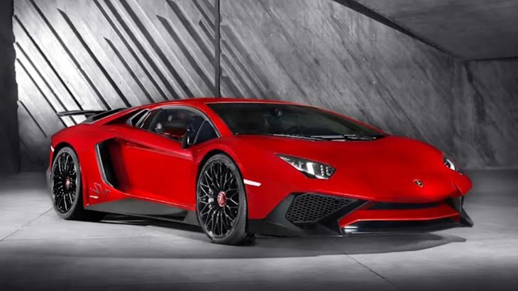 Dân mạng xôn xao cảnh thiếu niên tập lái bằng Lamborghini - Ảnh 2.