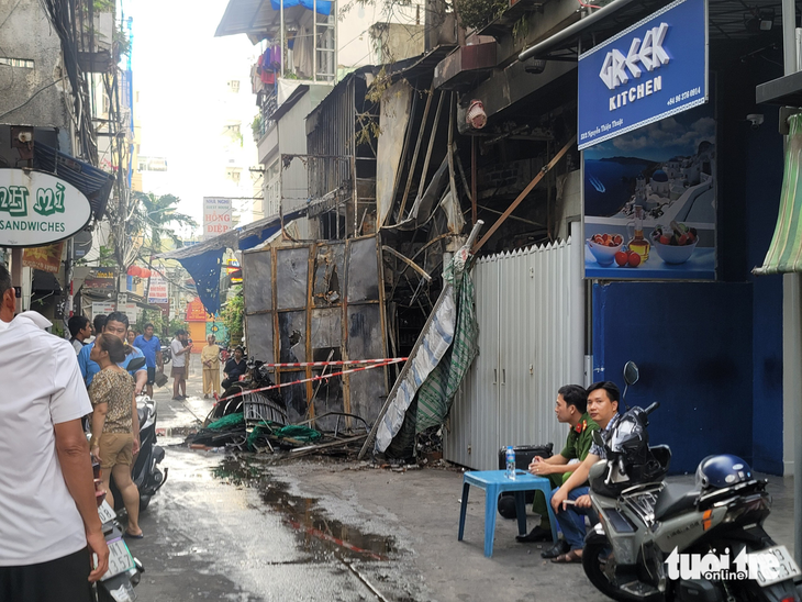 Cháy nhà ở Nha Trang, 3 ông cháu tử vong - Ảnh 4.