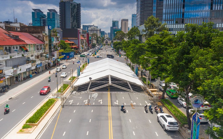 'Mưa' quà tặng ở lễ hội ‘Không tiền mặt - Cashless Town’ đầu tiên tại Việt Nam