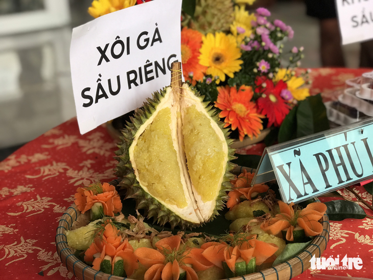 Nông dân thiếu hàng bán trong ngày hội trái sầu riêng - Ảnh 4.