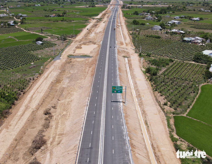 Phân luồng giao thông cao tốc Vĩnh Hảo - Phan Thiết để làm lễ khánh thành - Ảnh 1.