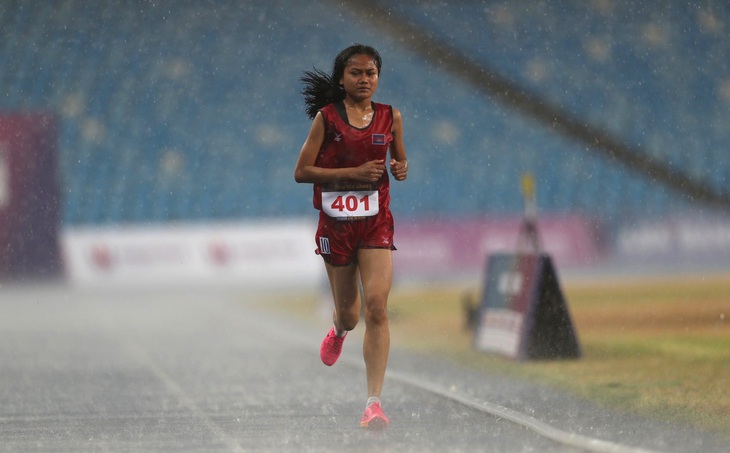 Bou Samnang là một trong ba VĐV giành giải thưởng &quot;Cảm hứng SEA Games 32&quot; - Ảnh: ĐỨC ĐỒNG