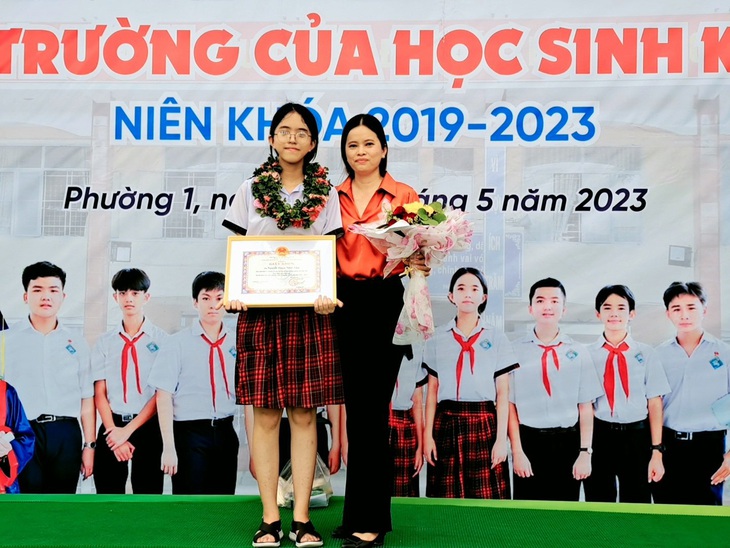 Em Nguyễn Phạm Nhất Tâm (Trường THCS Xuân Diệu, TP Mỹ Tho, Tiền Giang) là một trong bốn học sinh đạt điểm tuyệt đối trong kỳ thi tuyển sinh lớp 10 tỉnh Tiền Giang - Ảnh: MẬU TRƯỜNG