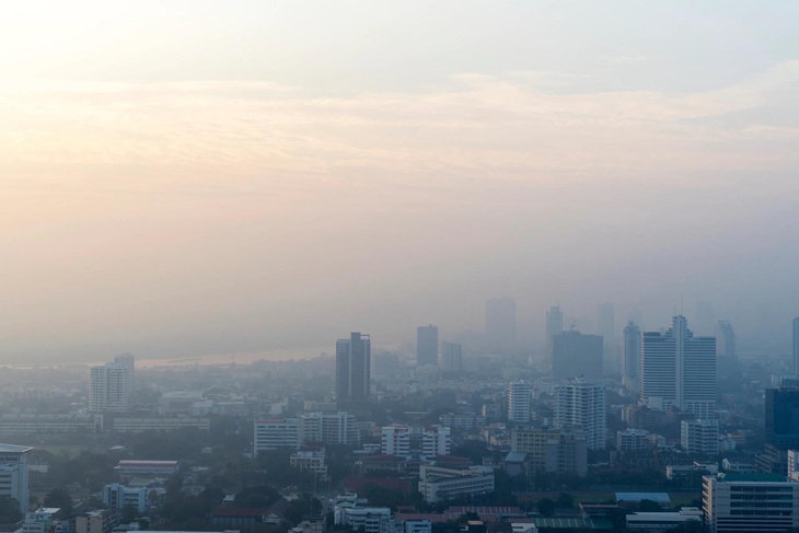 Ô nhiễm không khí là tác nhân làm trầm trọng các triệu chứng viêm mũi dị ứng (Nguồn: Freepik)