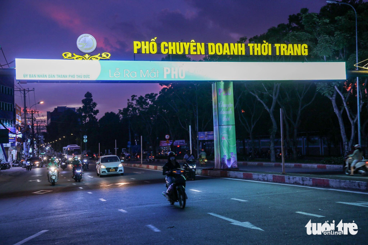 Ra mắt phố chuyên doanh thời trang đầu tiên tại TP Thủ Đức - Ảnh 2.