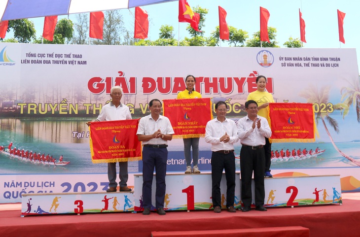 TP.HCM nhất toàn đoàn Giải đua thuyền truyền thống năm 2023 - Ảnh 1.