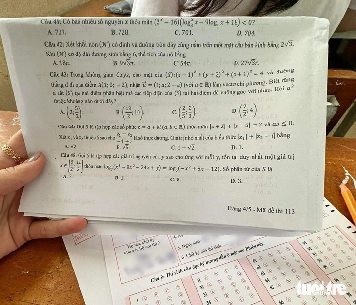 Lại xuất hiện hình ảnh nghi lộ đề thi toán, Bộ Giáo dục và Đào tạo đã báo Bộ Công an - Ảnh 1.