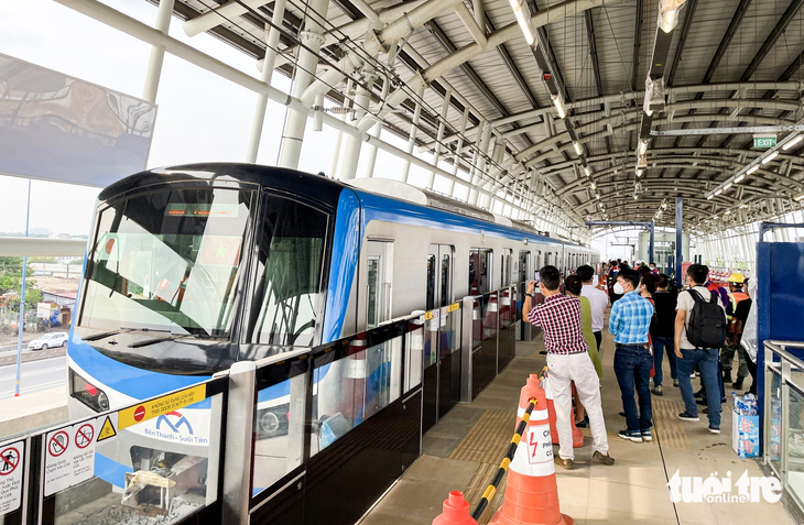 Nỗ lực đưa metro số 1 về đích cuối năm 2023 - Ảnh 1.