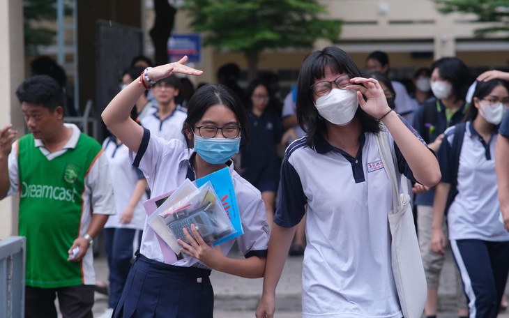 Thí sinh nói đề thi môn khoa học xã hội dễ, khoa học tự nhiên 