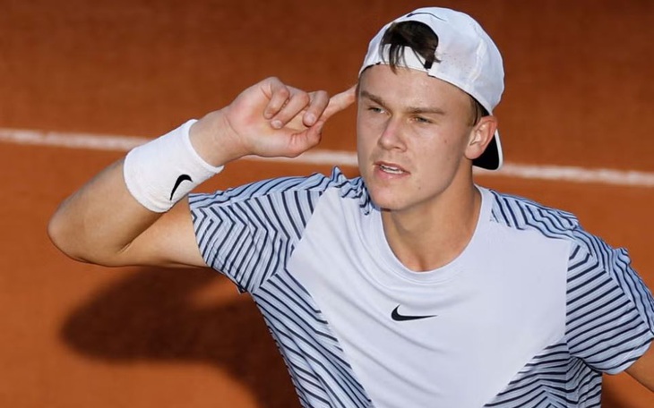 Trọng tài ở Roland Garros bị chỉ trích là 