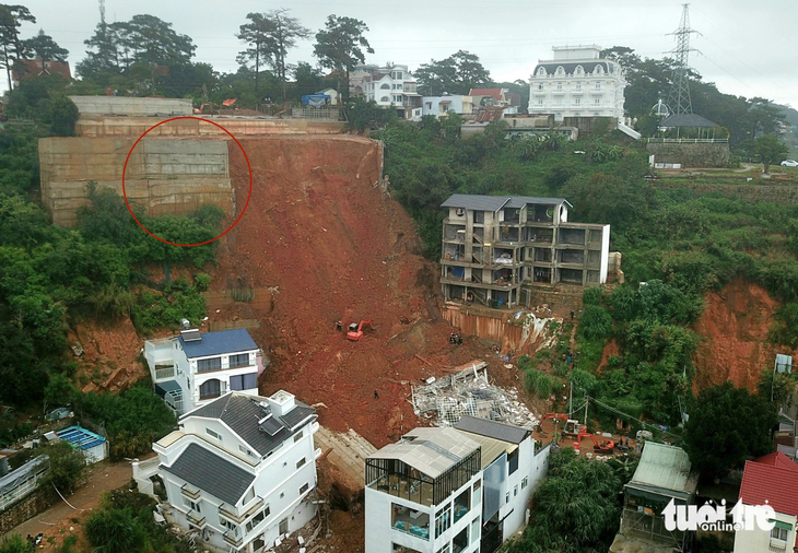 Đà Lạt chủ động đánh sập bờ taluy còn lại nơi có 2 người chết do sạt lở - Ảnh 3.