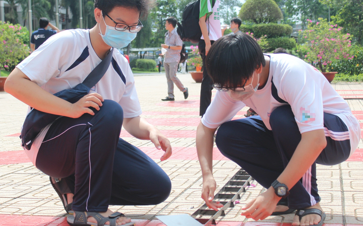 Từ chuyện bài thi Genius Olympiad: nghĩ về lòng trung thực!