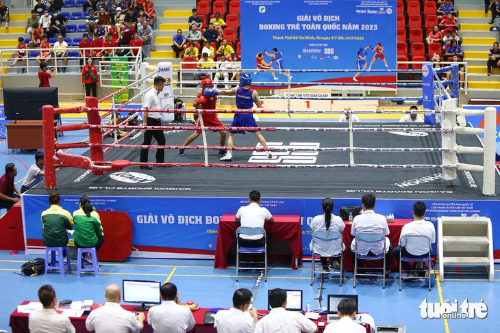 Bên cạnh số lượng VĐV đông đảo nhất từ trước đến nay, Giải vô địch boxing trẻ toàn quốc 2023 còn có đội ngũ trọng tài đông đảo, đảm bảo chất lượng chuyên môn - Ảnh: H.T