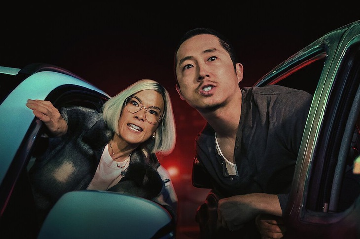 Nữ diễn viên chính Ali Wong và Steven Yeun - Ảnh: Netflix