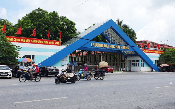 Sinh viên bị hủy trúng tuyển sau 2 năm học đồng ý chọn ngành khác, học lại từ đầu