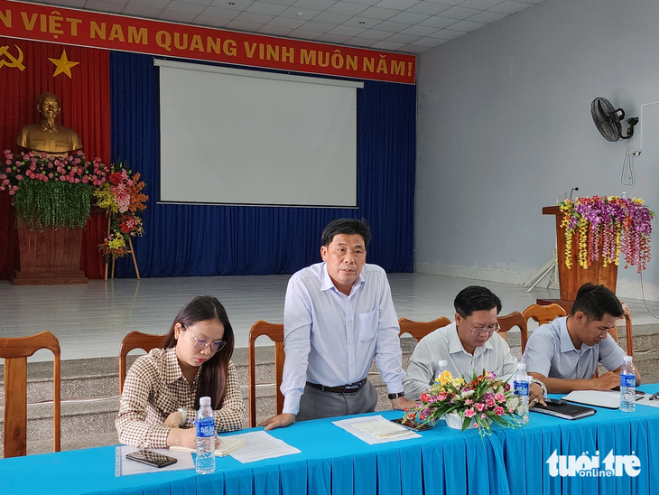 Ông Đặng Huy Châu - trưởng phòng bảo vệ chăm sóc trẻ em - bình đẳng giới thuộc Sở Lao động - Thương binh và Xã hội tỉnh An Giang - đề nghị giám định bé M. - Ảnh: BỬU ĐẤU