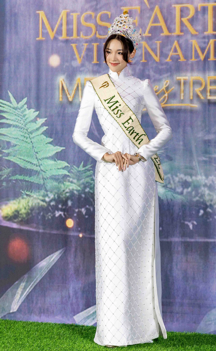 Miss Earth 2022 Mina Sue Choi