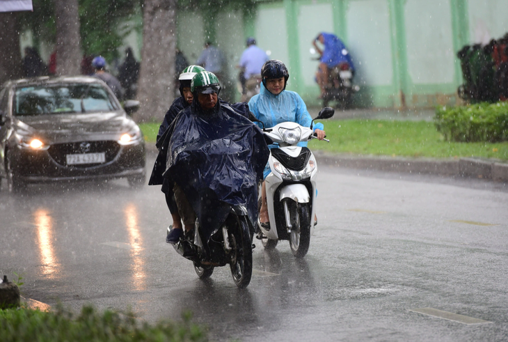 Miền Nam đang trong đợt mưa to kéo dài nhất từ đầu năm - Ảnh 1.