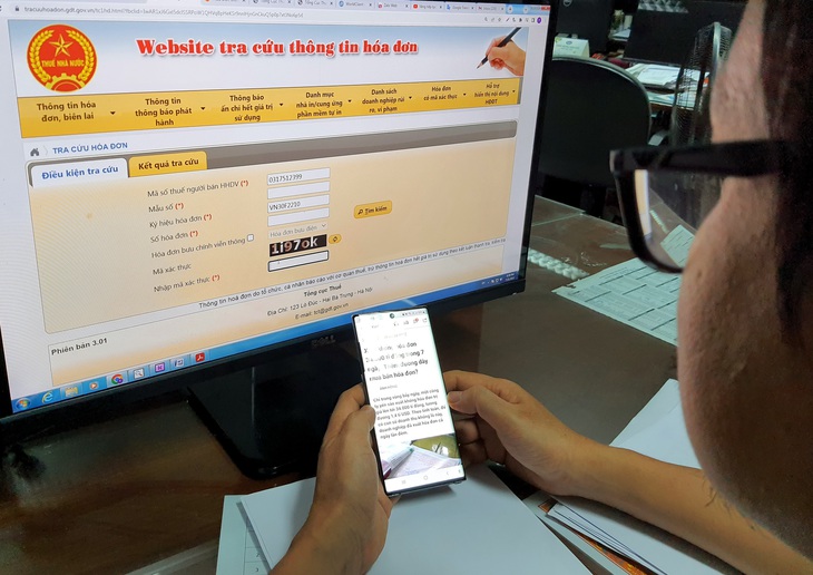 Cơ quan thuế liên tục phát hiện các vụ xuất hóa đơn điện tử có dấu hiệu bất thường - Ảnh: T.ĐẠM