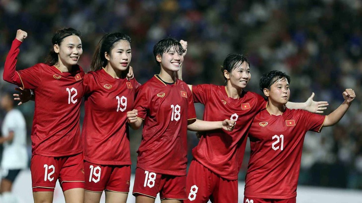 Bóng đá nữ Việt Nam, 30 năm hành trình World Cup - Kỳ 6: Đời cầu thủ đâu chỉ quanh quả bóng - Ảnh 4.