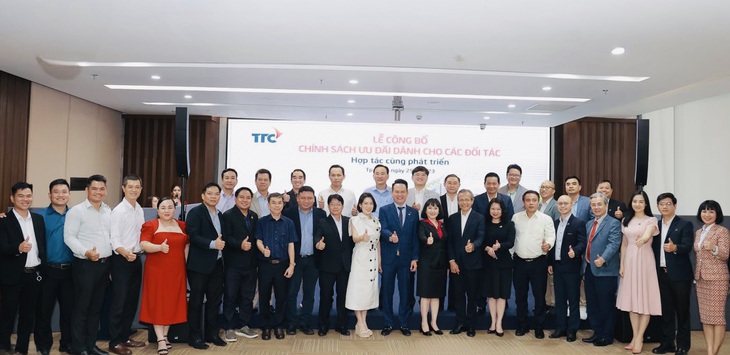 Ban lãnh đạo Tập đoàn TTC và các khách mời, đối tác trao đổi thông tin, kết nối đầu tư. Ảnh: Đ.H