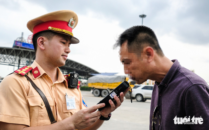 Bộ Công an tổng kiểm soát ô tô kinh doanh vận tải từ 1-8