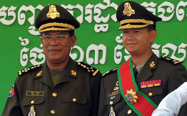 Cha con Thủ tướng Hun Sen nhắn nhủ nhau qua mạng xã hội