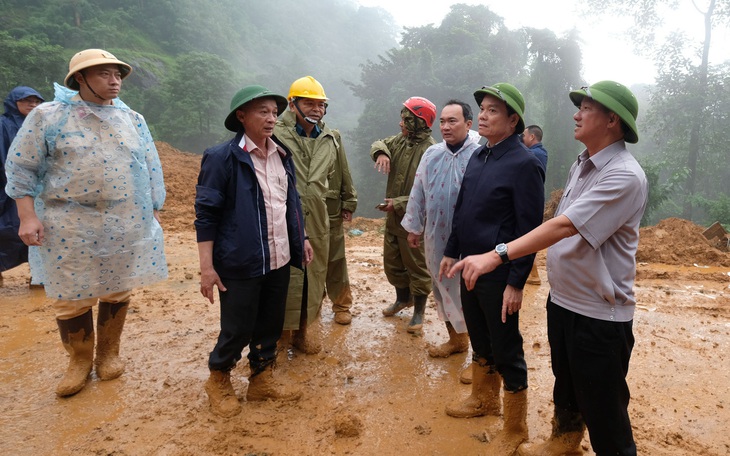 Phó thủ tướng Trần Lưu Quang: 