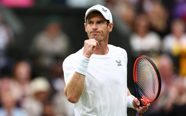 Andy Murray, Carlos Alcaraz dễ dàng đi tiếp ở Wimbledon