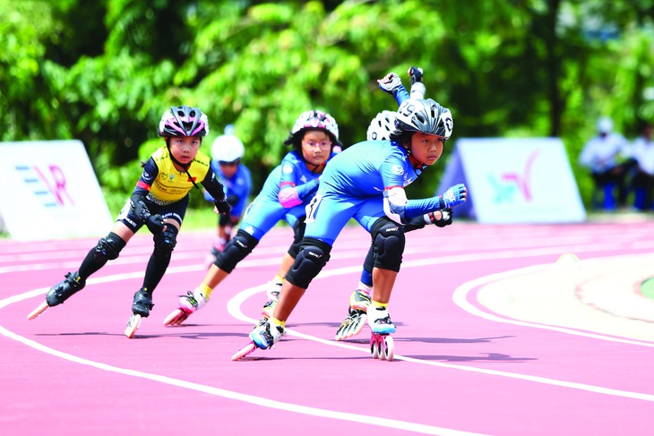 Các VĐV tranh tài ở Giải vô địch quốc gia roller sports.  Ảnh: HOÀNG TÙNG