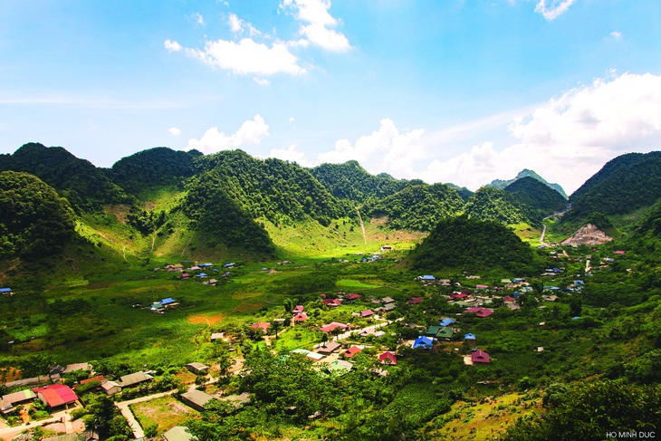Cung đường Pà Cò - Lóng Luông với địa hình biệt lập từng là địa chỉ nóng về ma túy của cả nước - Ảnh: Hồ Minh Đức