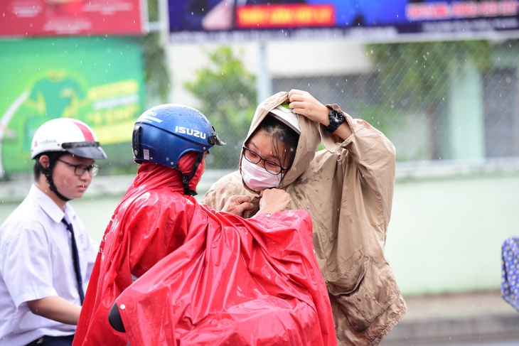 Nam Bộ thời tiết có những cơn mưa to về chiều, người dân cần chú ý - Ảnh: DUYÊN PHAN