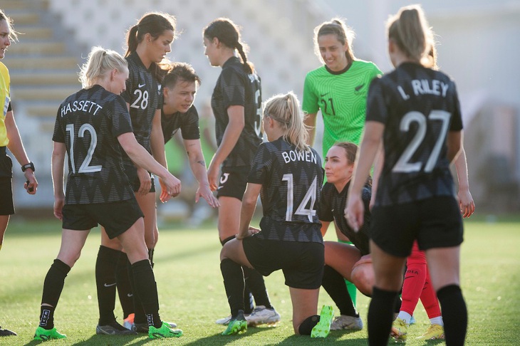 Tuyển nữ New Zealand sẵn sàng cho trận giao hữu với tuyển nữ Việt Nam tại McLean Park - Ảnh: nzsport