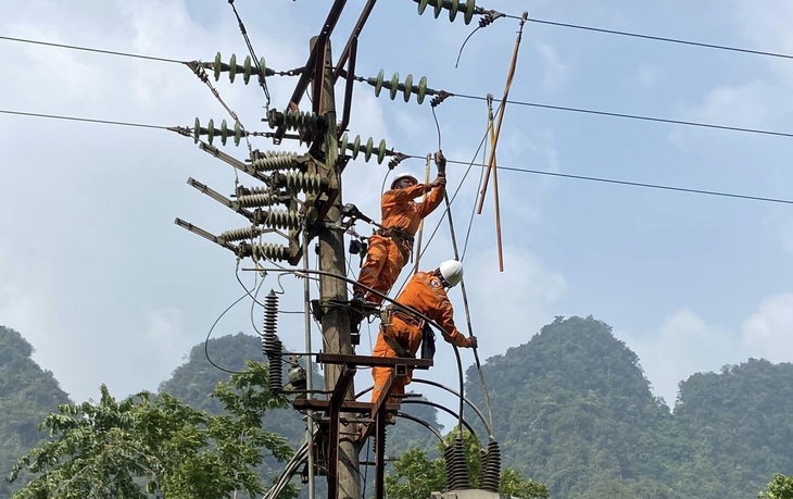 Thủ tướng yêu cầu đảm bảo cung ứng điện và xác định trách nhiệm - Ảnh: EVN