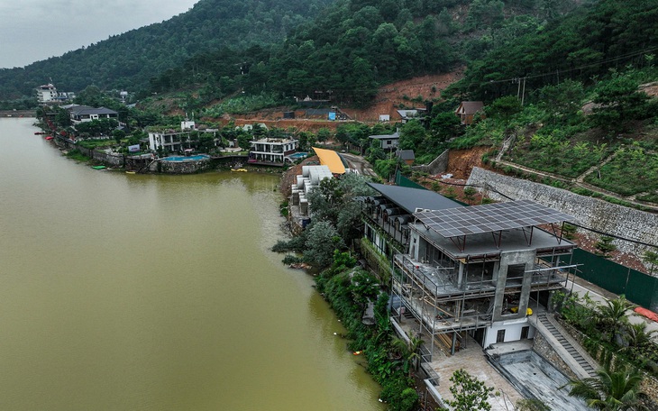 Chi cục trưởng Chi cục Kiểm lâm Hà Nội: Có công trình ủi đất ra tận giữa hồ Đồng Đò