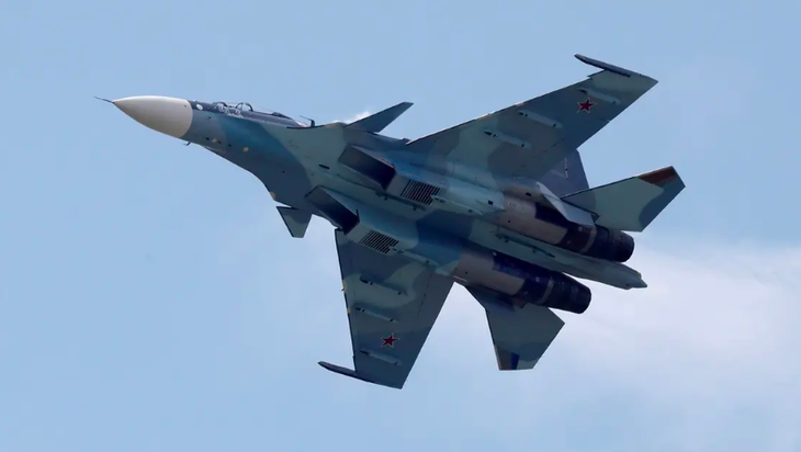 Một chiếc tiêm kích Sukhoi Su-30SM biểu diễn tại triển lãm hàng không MAKS 2017 ở Zhukovsky, ngoại ô Matxcơva, Nga vào tháng 7-2017 - Ảnh: REUTERS