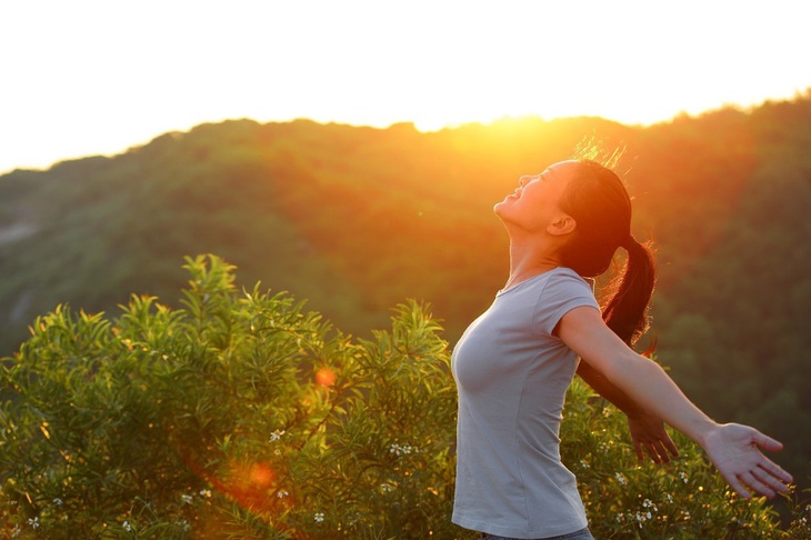 Người trẻ ngày càng chủ động tìm kiếm những phương pháp quản trị rủi ro để giữ được tâm thế ổn định trước những biến động khó lường.