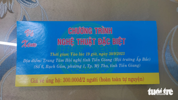 Vé xem chương trình biểu diễn nghệ thuật được người đàn ông mạo danh bán cho người dân - Ảnh: H.T