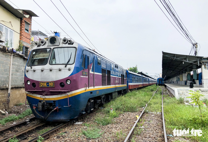 Ga Sài Gòn (quận 3, TP.HCM) có cả tàu khách và tàu hàng - Ảnh: CHÂU TUẤN