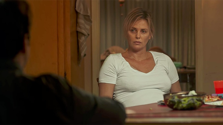 Charlize Theron vất vả giảm cân sau khi đóng xong phim Tully - Ảnh: Variety