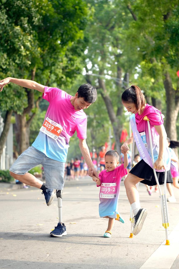 Những khoảnh khắc ấn tượng tại giải chạy MB Ageas Life Happy Ekiden 2023 - Ảnh 3.