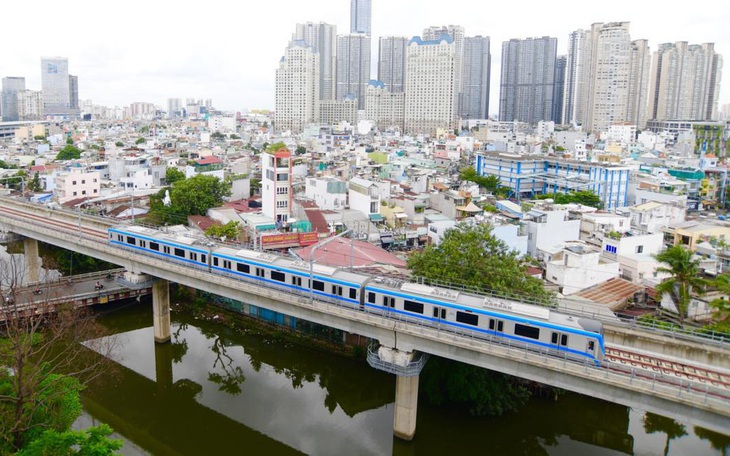 Lần đầu tiên metro số 1 chạy thử toàn tuyến