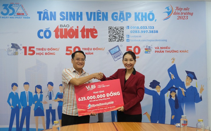 Hệ thống Anh văn Hội Việt Mỹ tặng 'Tiếp sức đến trường' 50 suất học bổng