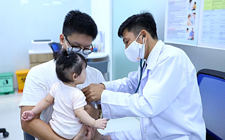 Bệnh viện Thanh Nhàn thông tin vụ sản phụ mất vận động hai chân sau sinh mổ - Ảnh 2.