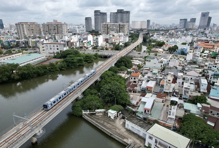 Đầu tư metro tốn kém, khó thu hồi vốn.  Ảnh: QUANG ĐỊNH