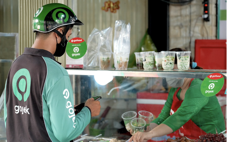 Gojek đưa tính năng đặt đồ ăn trực tuyến GoFood lên MoMo