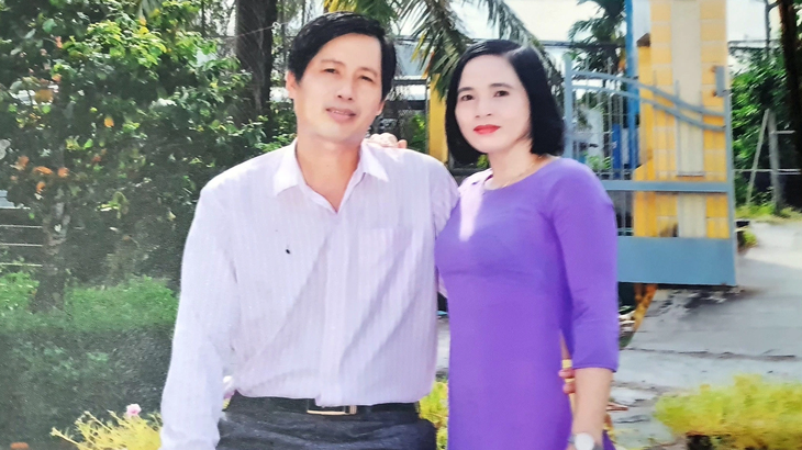 Anh Mai Văn Đến và chị Bùi Thị Thúy Bắc đã nên duyên từ Mùa hè xanh - Ảnh: Công Triệu chụp lại